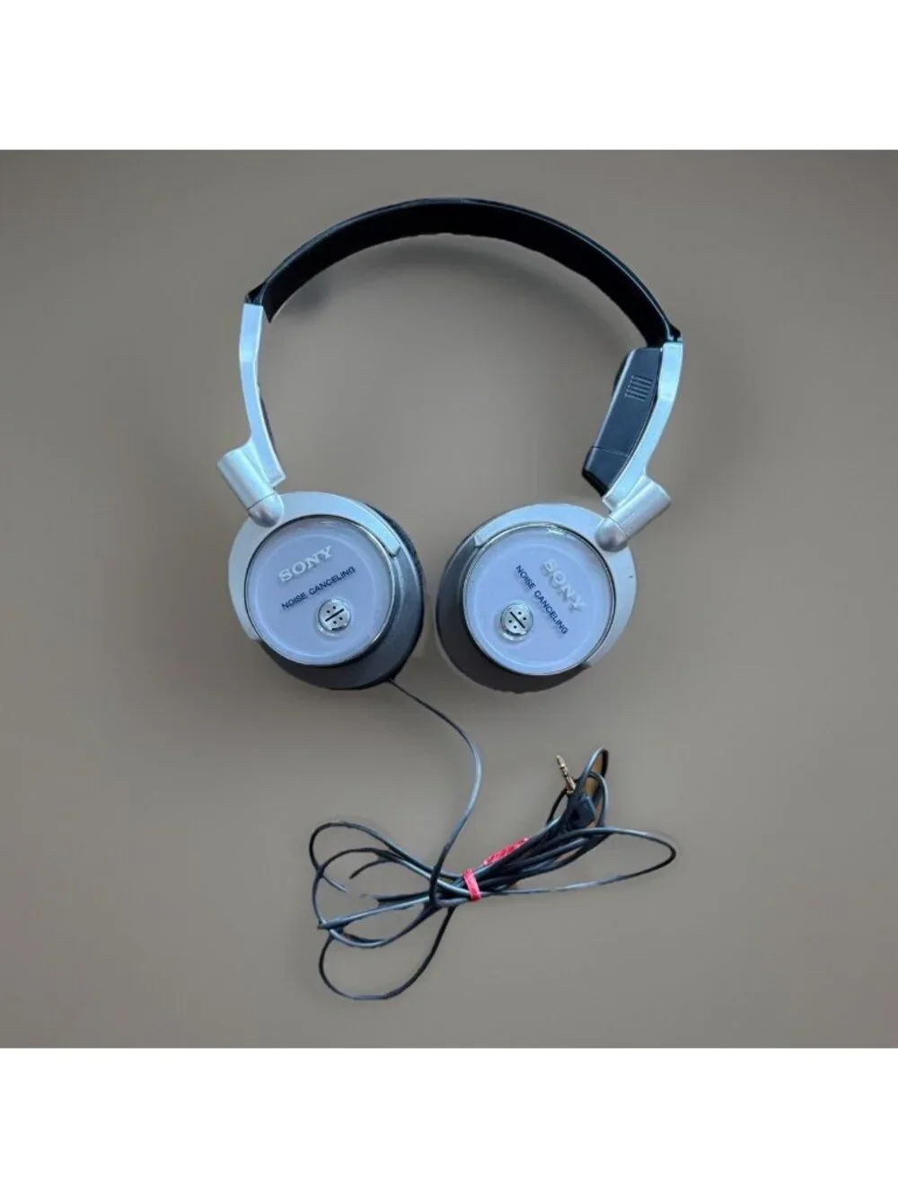 VTG Sony MDR-NC6 Noise Canceling Headphones Wired Noise Canceling‎ Silver READ